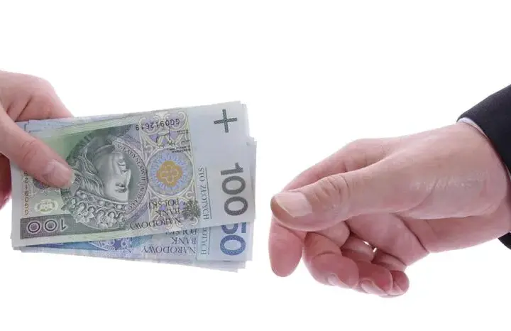 Jak przenieść kredyt samochodowy do innego banku i obniżyć raty