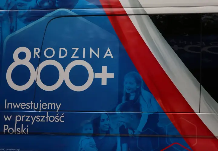 800 plus: Od kiedy obowiązuje? Wszystko o wnioskach i wypłatach